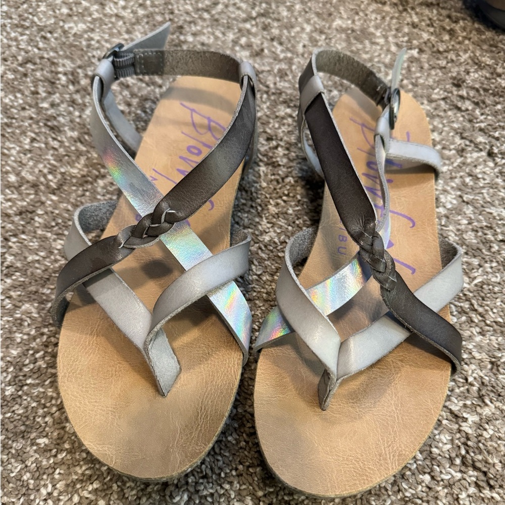 Blowfish size 6 silver gray sandals